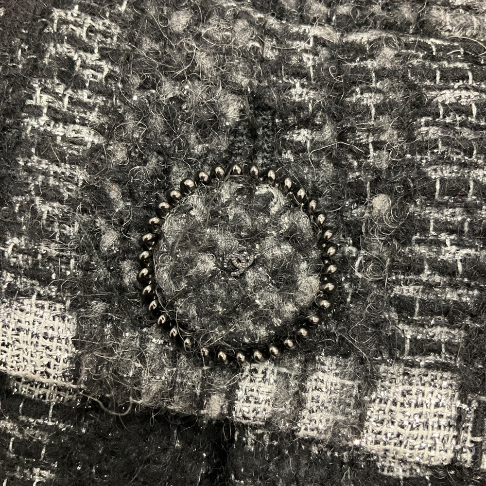 CHANEL BLACK / GREY / SILVER 2016 CC LOGO BUTTON FANTASY TWEED JACKET - Picture 5 of 6